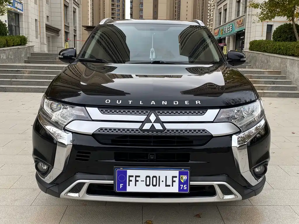 Mitsubishi Outlander — фото 2