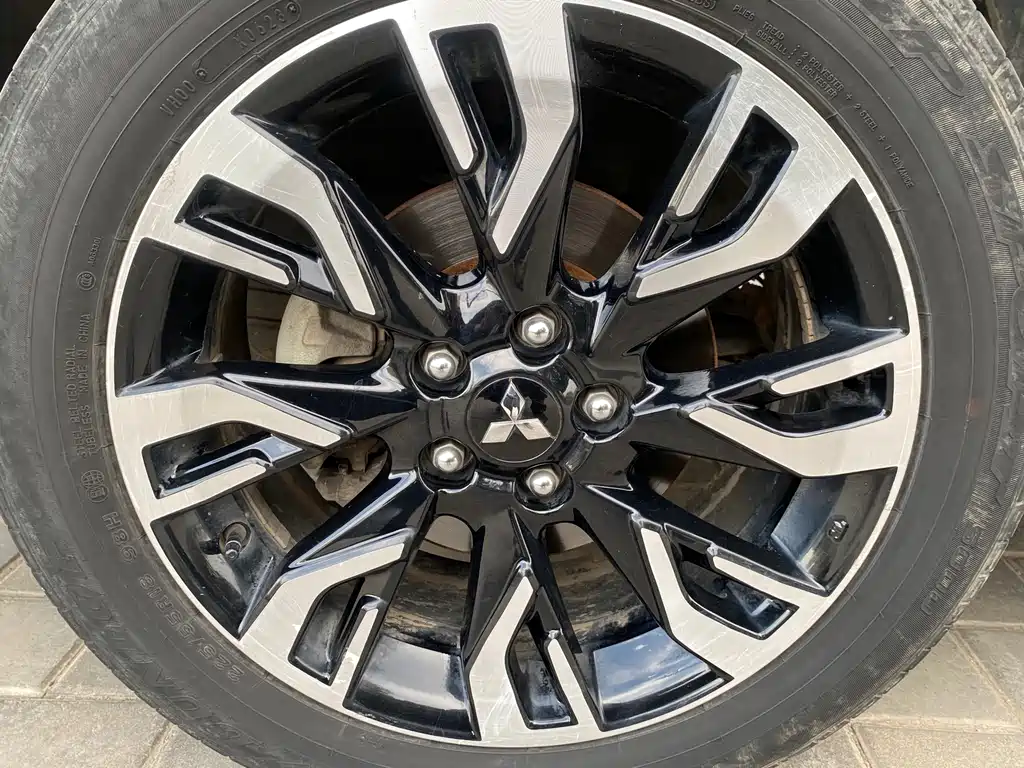 Mitsubishi Outlander — фото 15