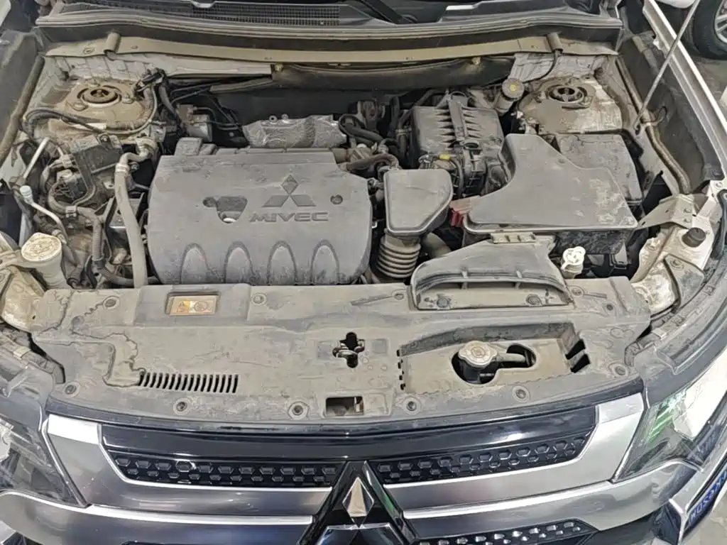 Mitsubishi Outlander — фото 19