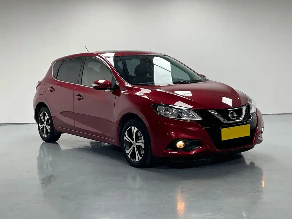 Nissan Tiida — фото 3