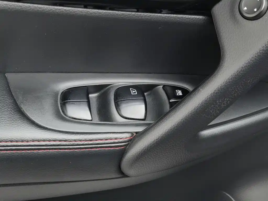 Nissan Qashqai — фото 9