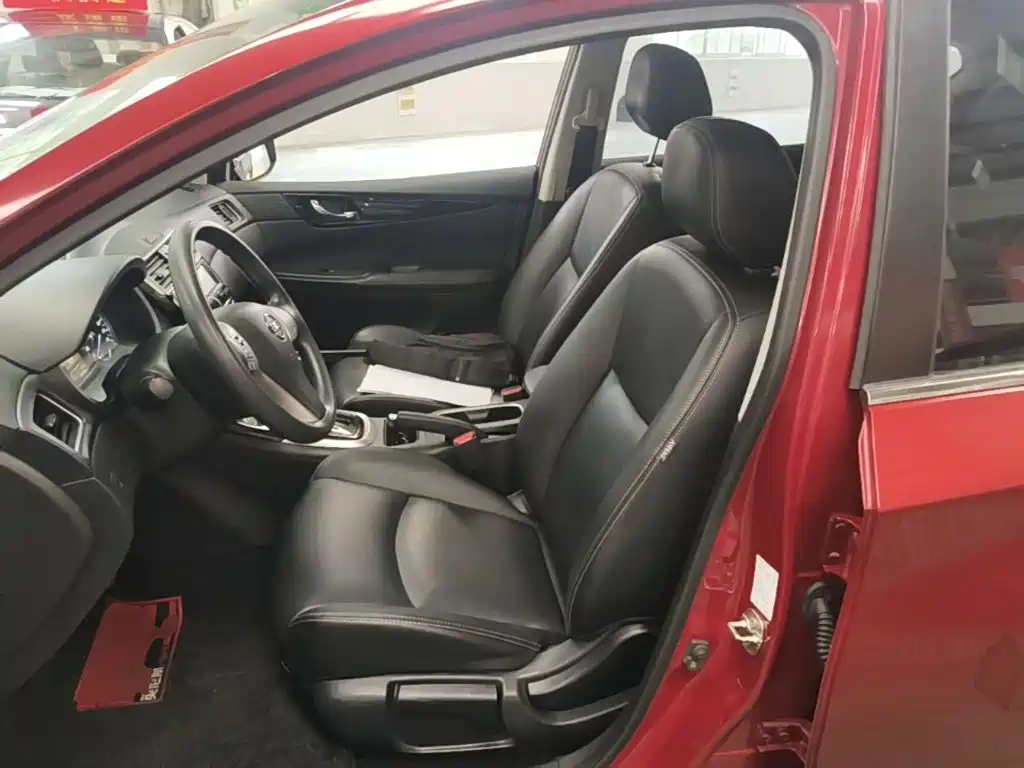 Nissan Tiida — фото 14