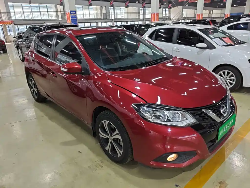 Nissan Tiida — фото 3