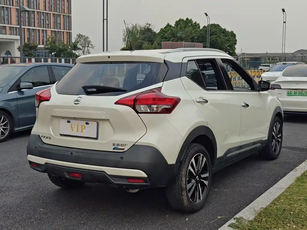 Nissan Kicks — фото 4