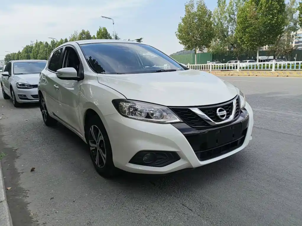 Nissan Tiida — фото 3