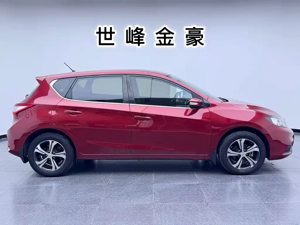 Nissan Tiida — фото 22