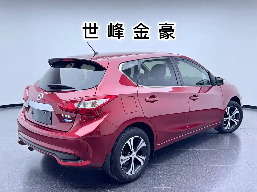 Nissan Tiida — фото 23