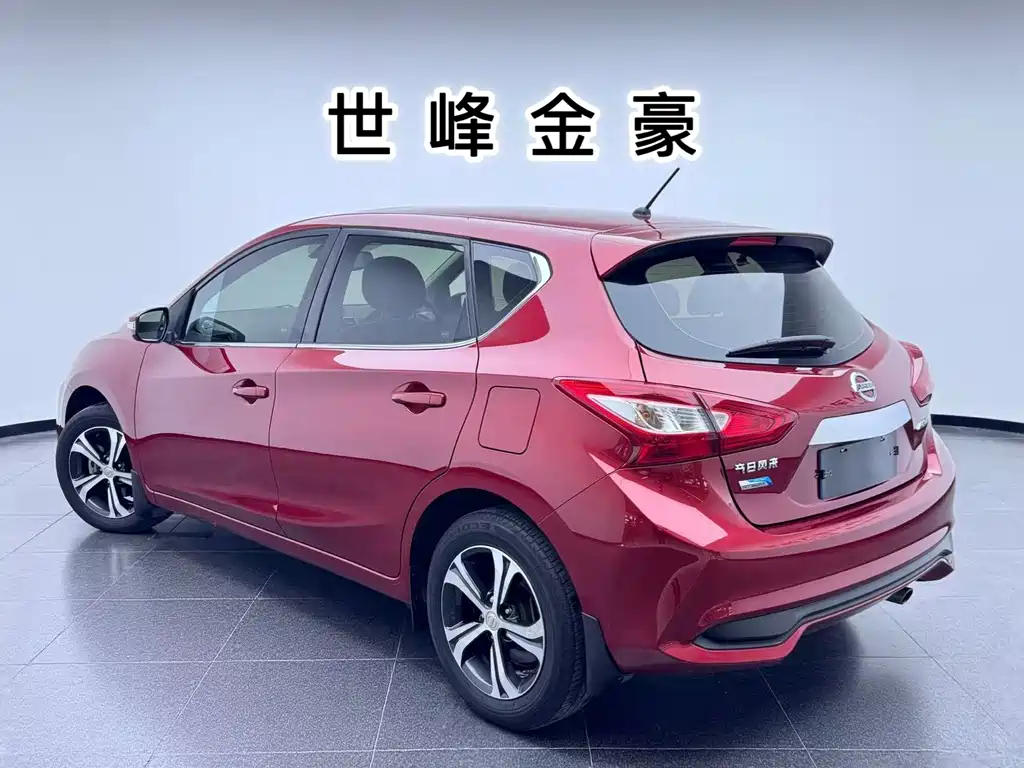 Nissan Tiida — фото 25