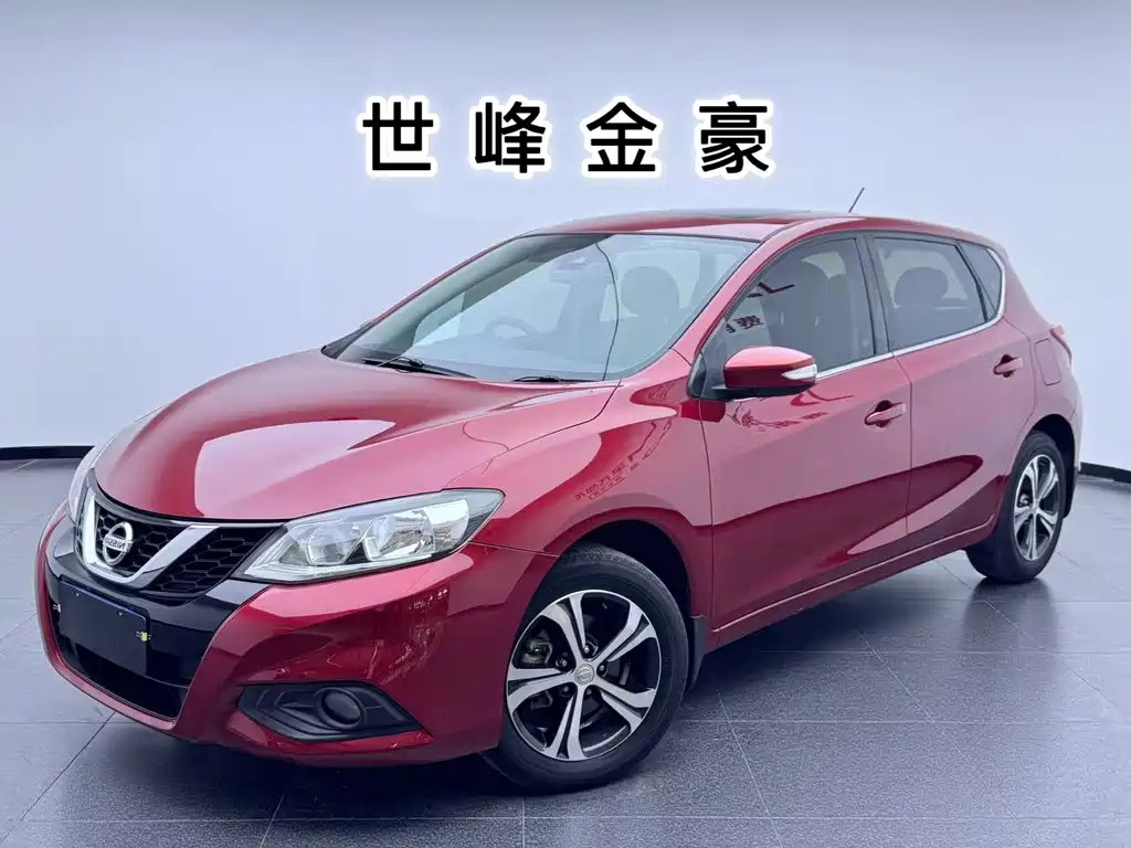 Nissan Tiida — фото 1