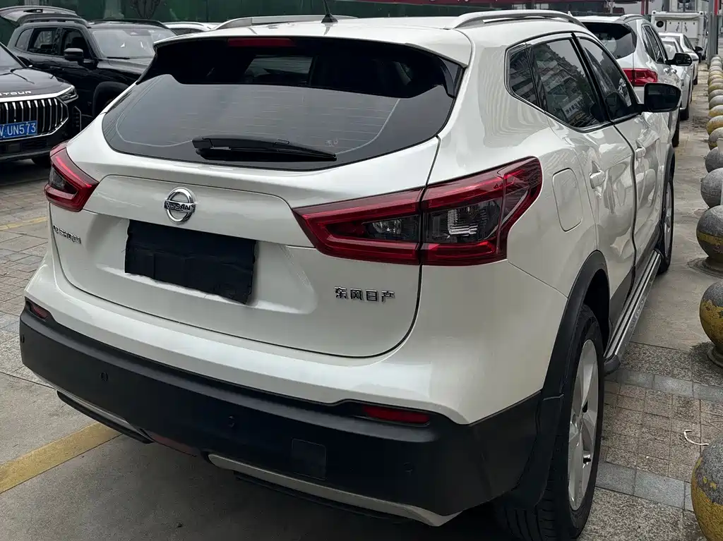Nissan Qashqai — фото 7