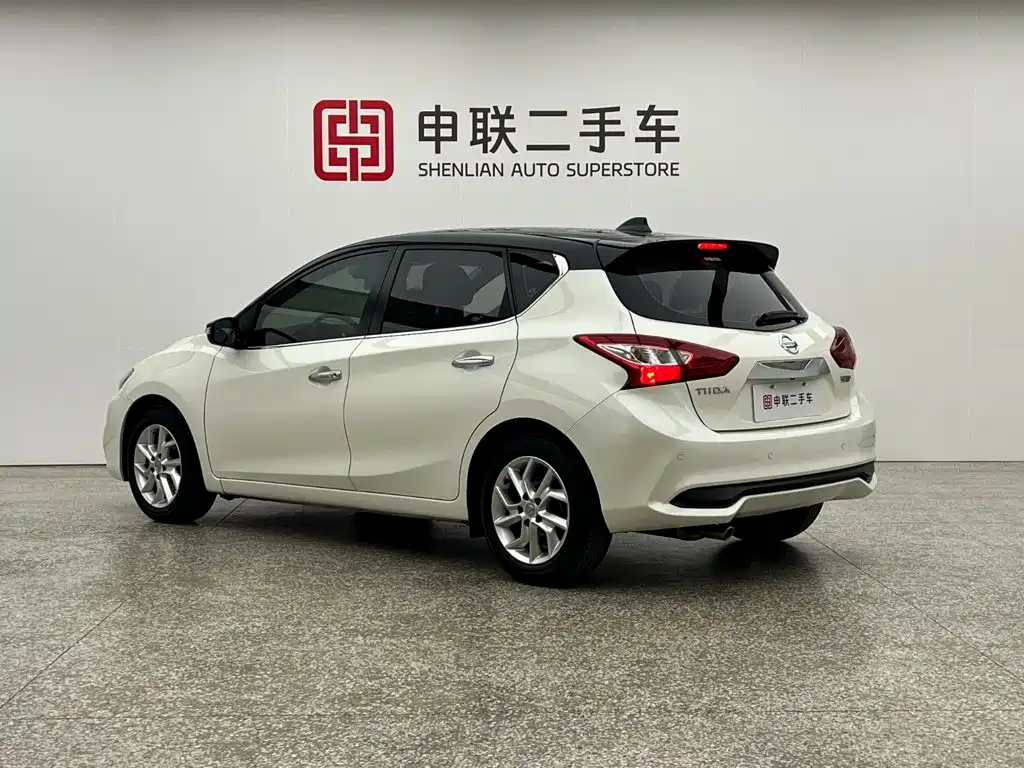 Nissan Tiida — фото 2