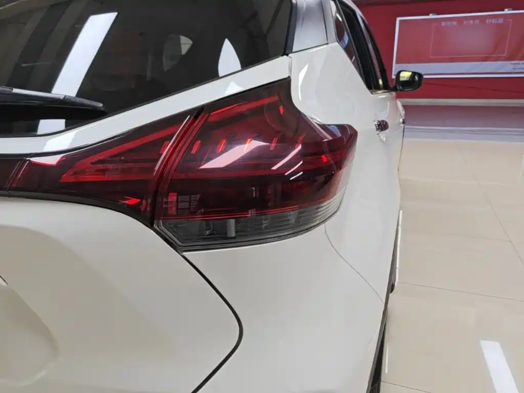 Nissan Kicks — фото 7