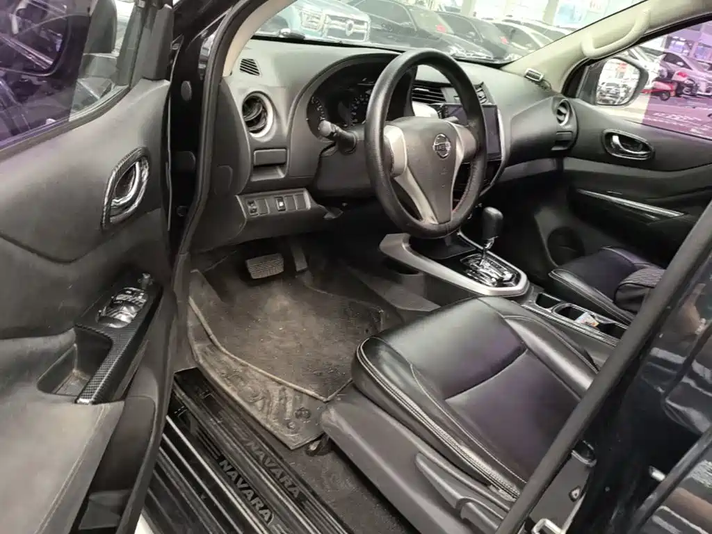 Nissan Navara — фото 15