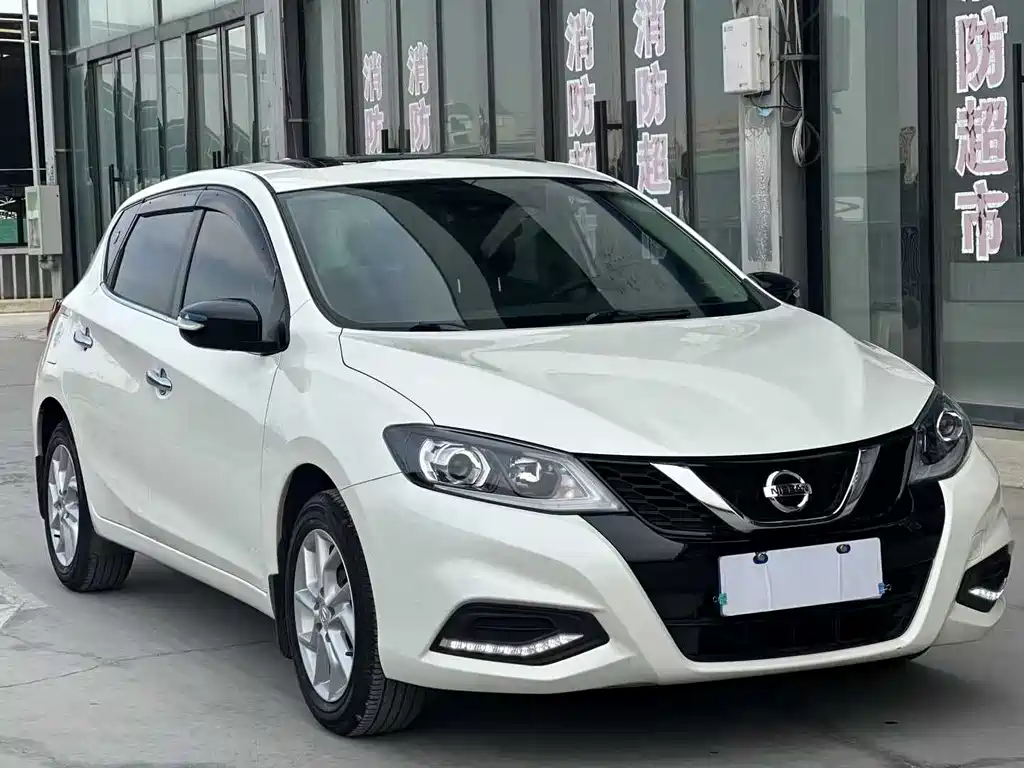 Nissan Tiida — фото 3