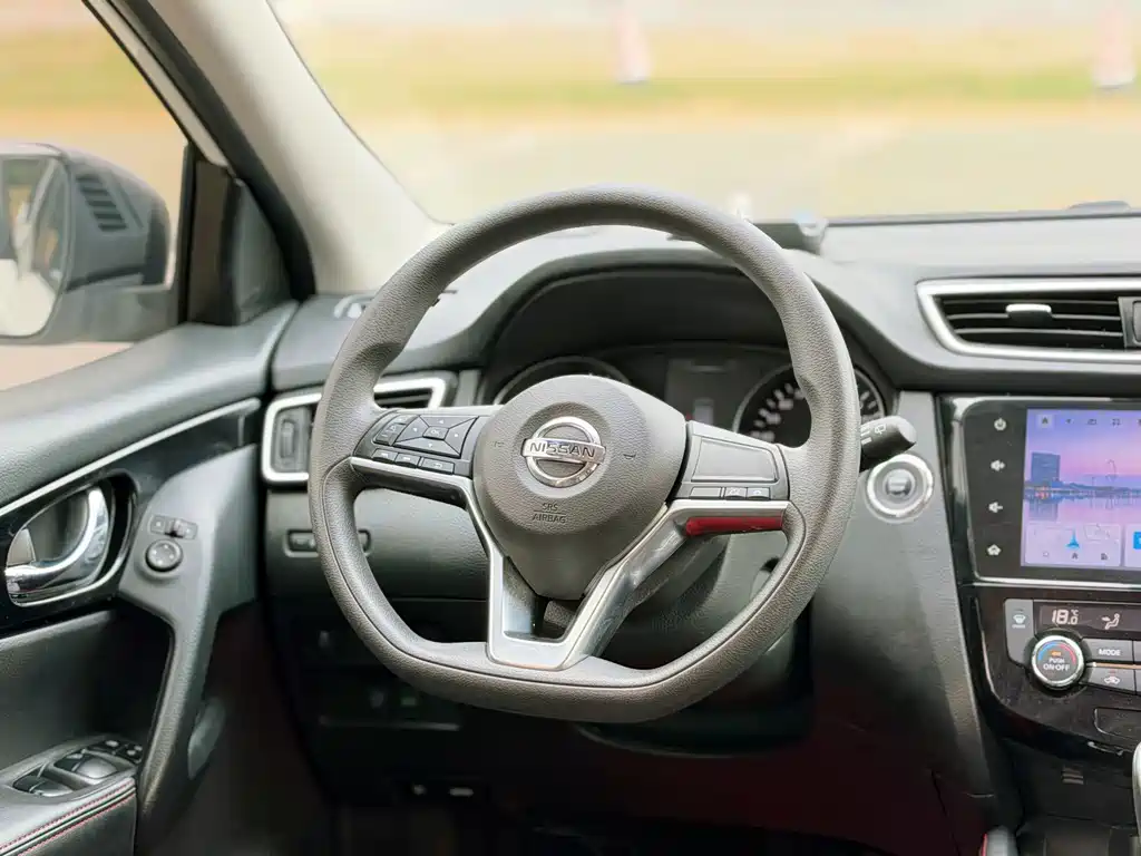 Nissan Qashqai — фото 11