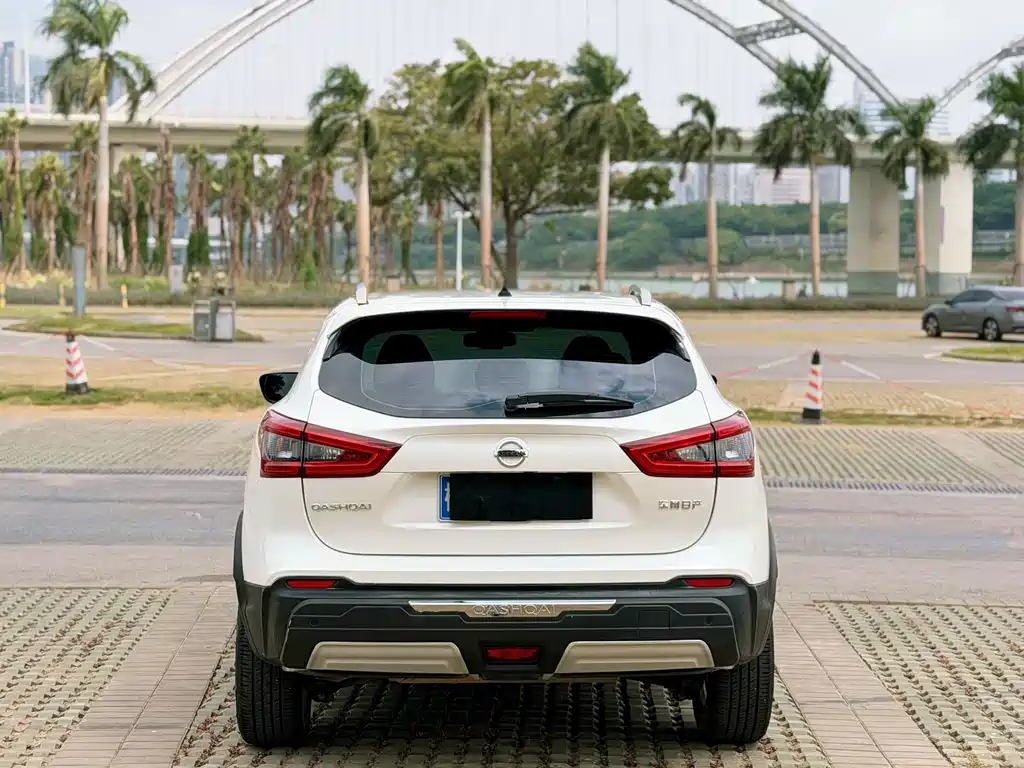 Nissan Qashqai — фото 5