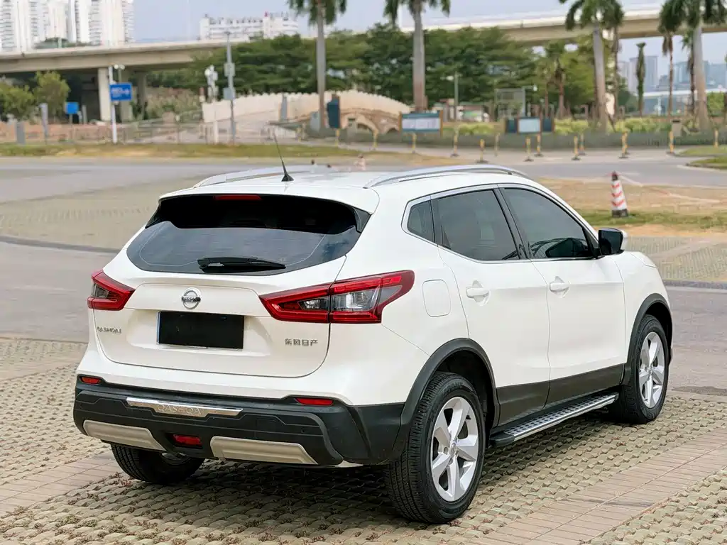 Nissan Qashqai — фото 6