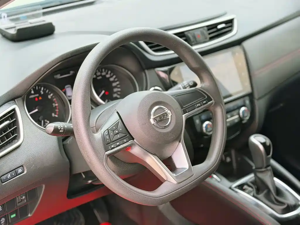 Nissan Qashqai — фото 8