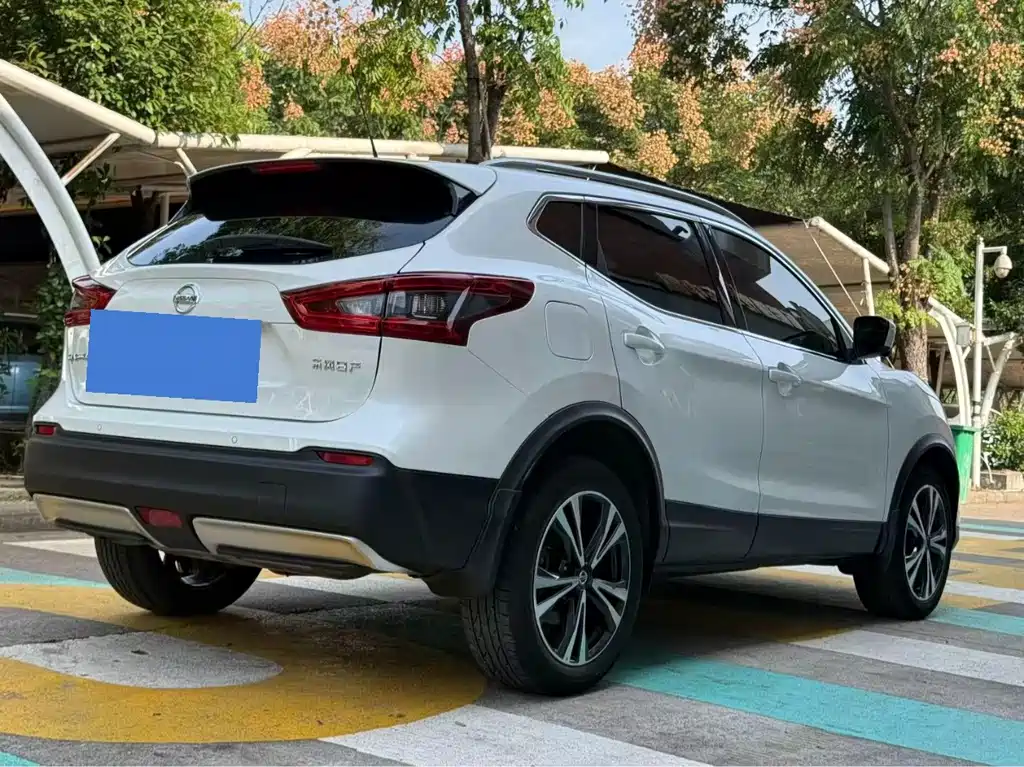 Nissan Qashqai — фото 8