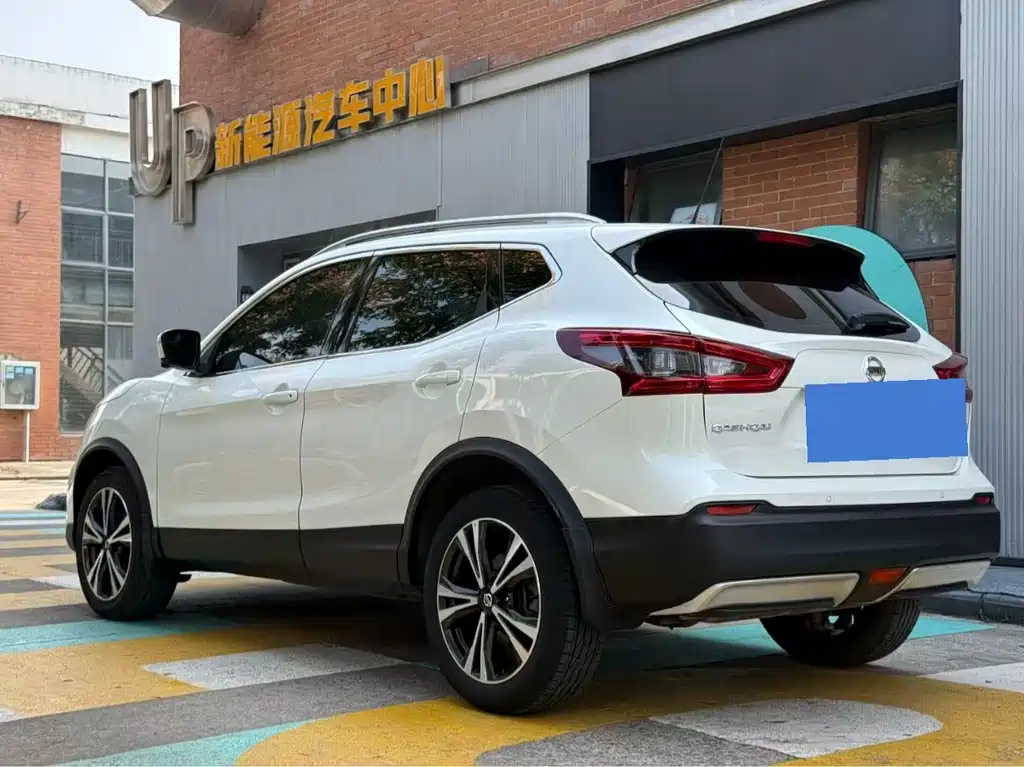 Nissan Qashqai — фото 9