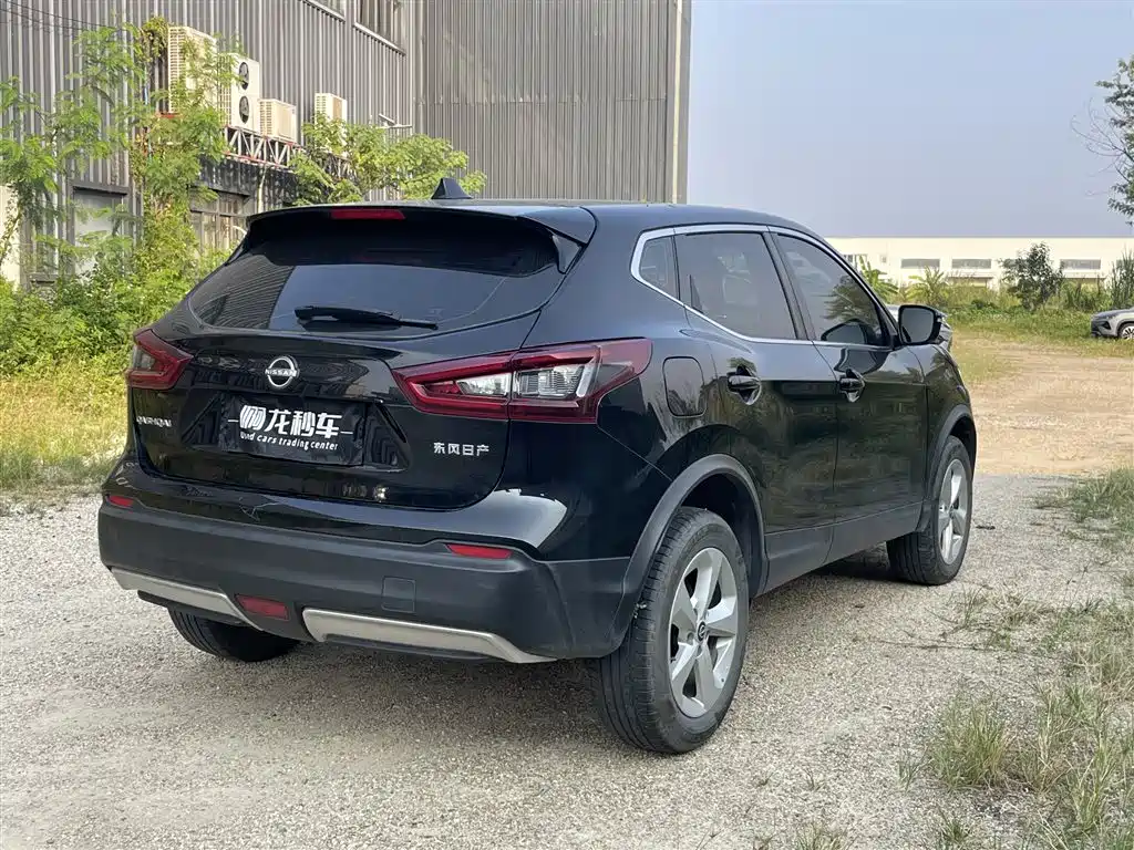 Nissan Qashqai — фото 9