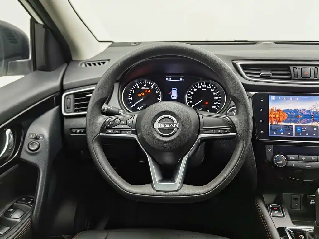 Nissan Qashqai — фото 11