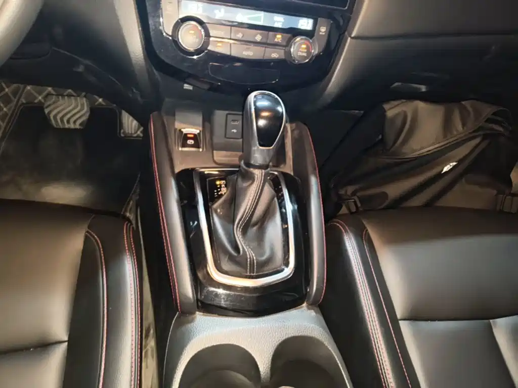 Nissan Qashqai — фото 13
