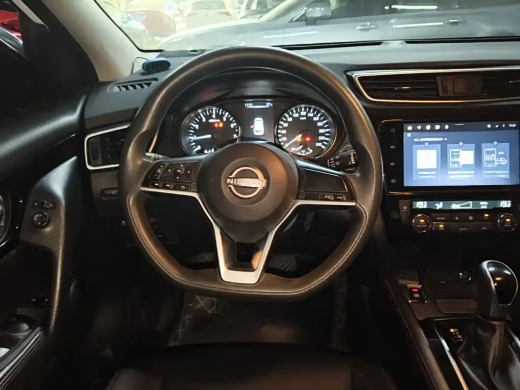 Nissan Qashqai — фото 10