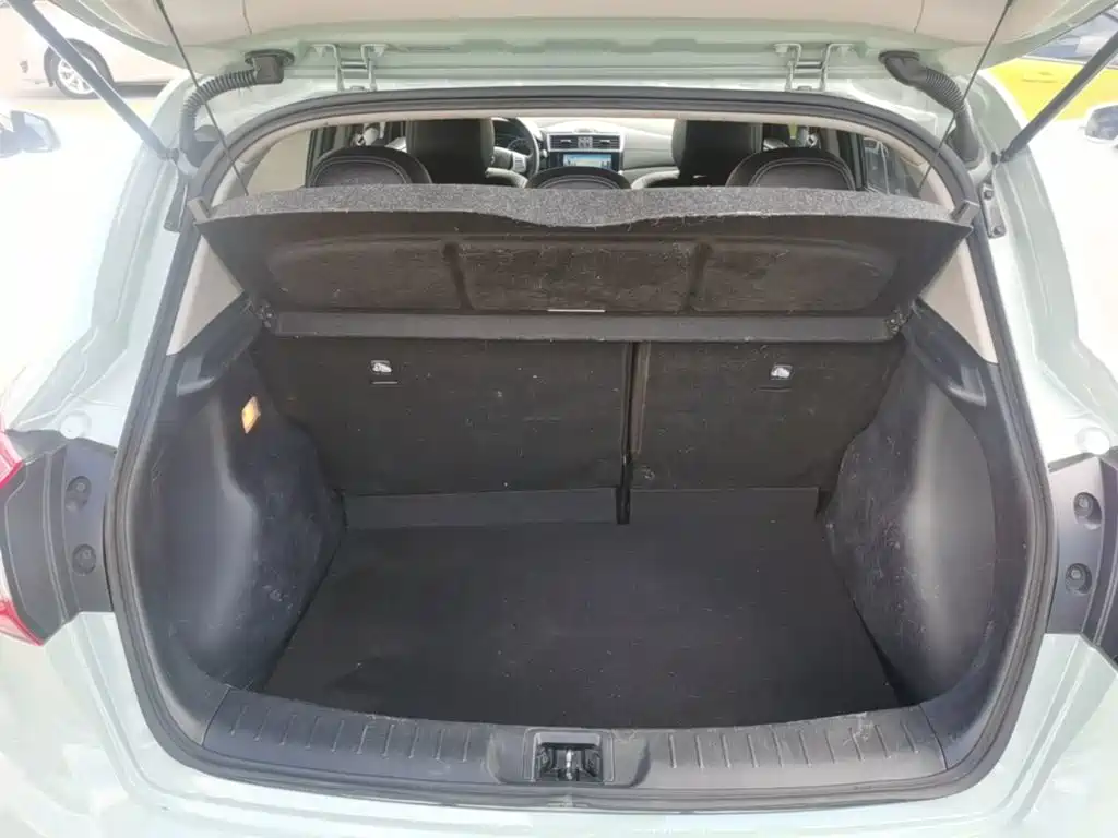 Nissan Tiida — фото 18