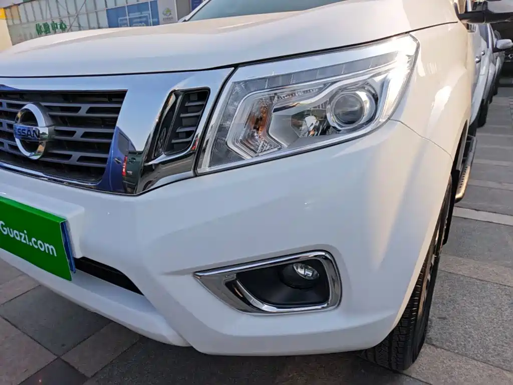 Nissan Navara — фото 23