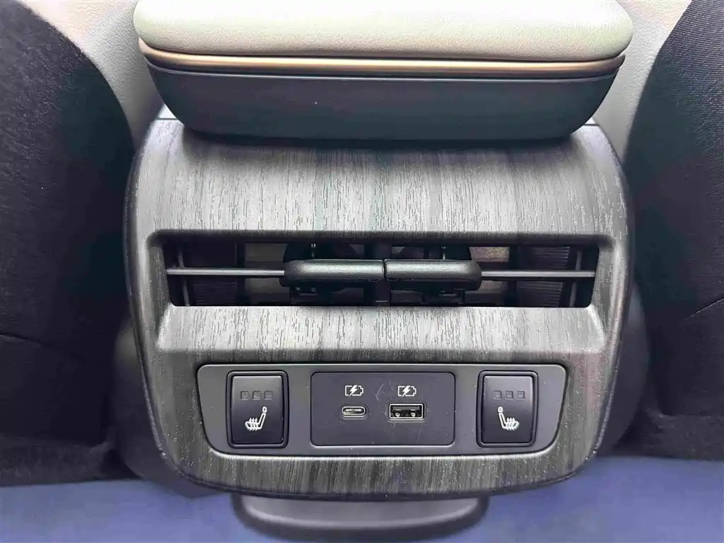 Nissan Ariya — фото 13