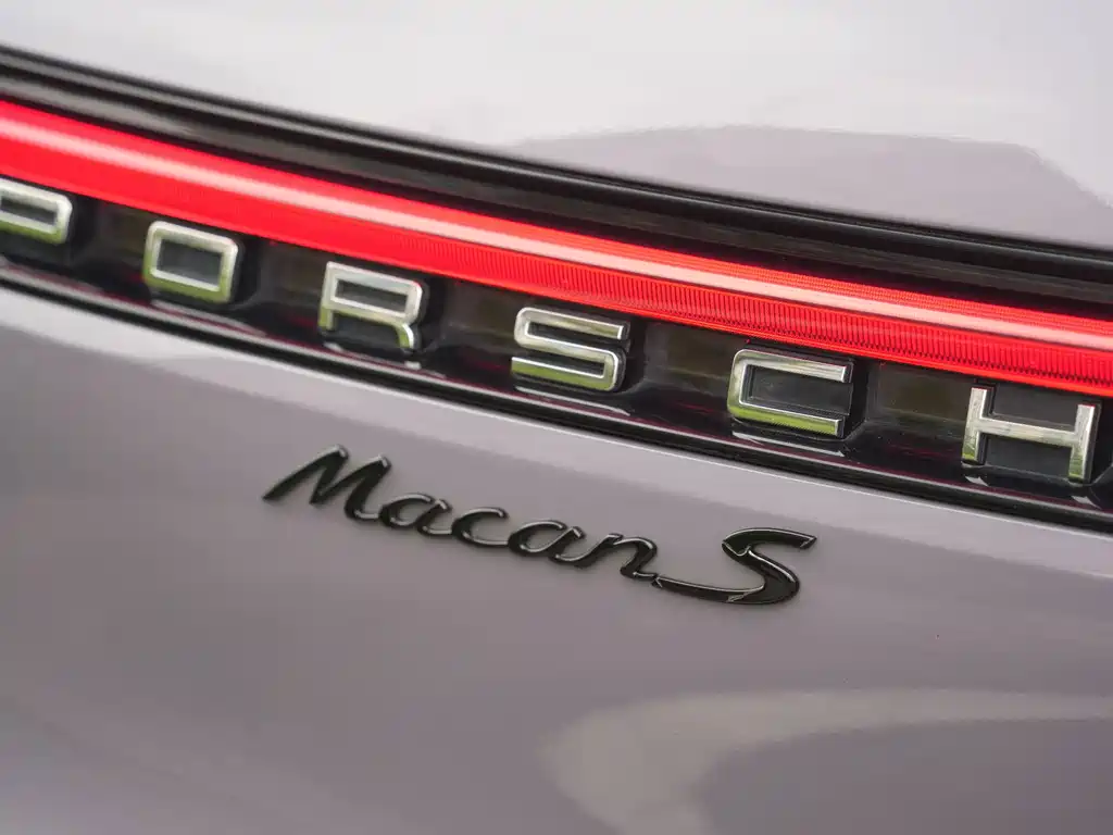 Porsche Macan — фото 17