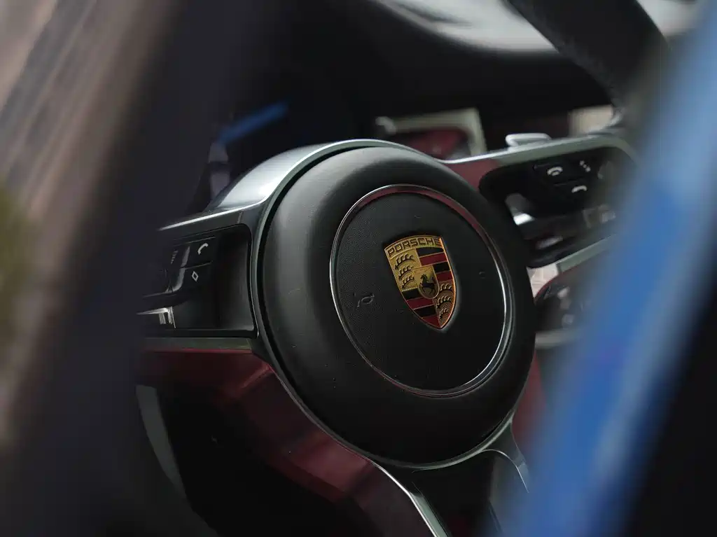 Porsche Macan — фото 38