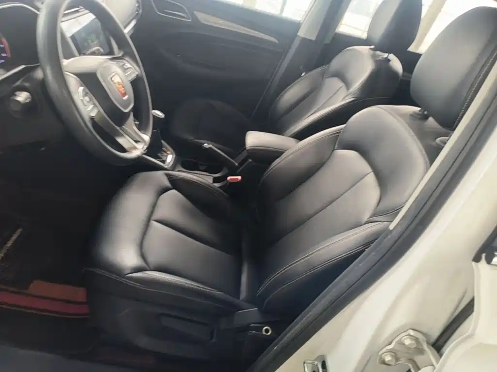 Roewe RX3 — фото 14