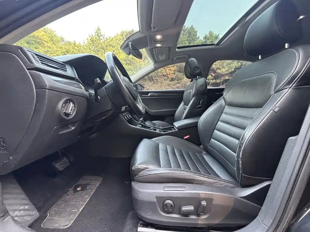 Skoda Superb — фото 7