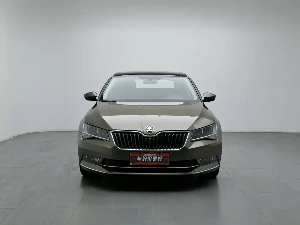 Skoda Superb — фото 3