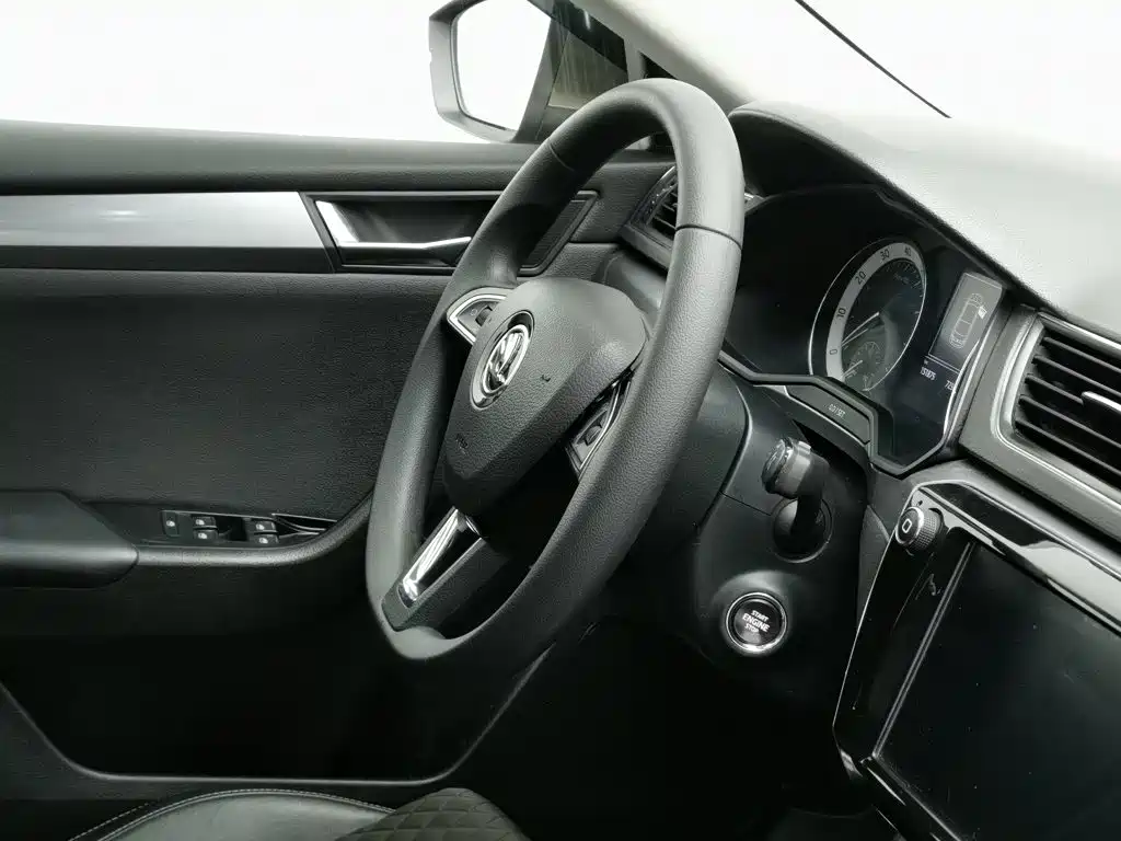 Skoda Superb — фото 22