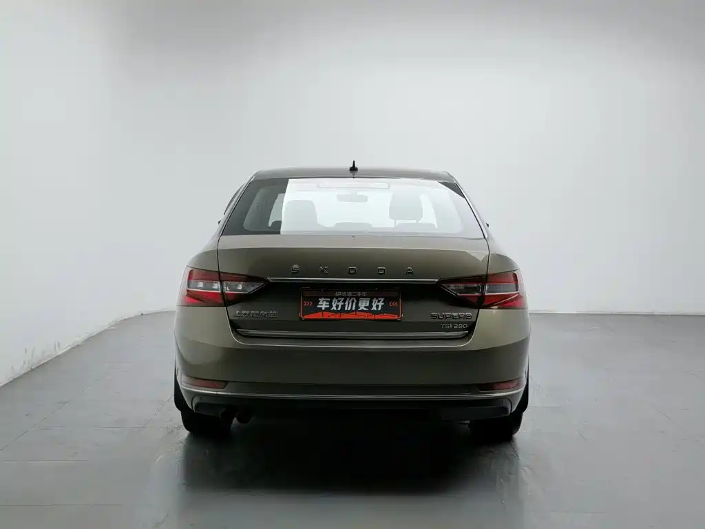 Skoda Superb — фото 4