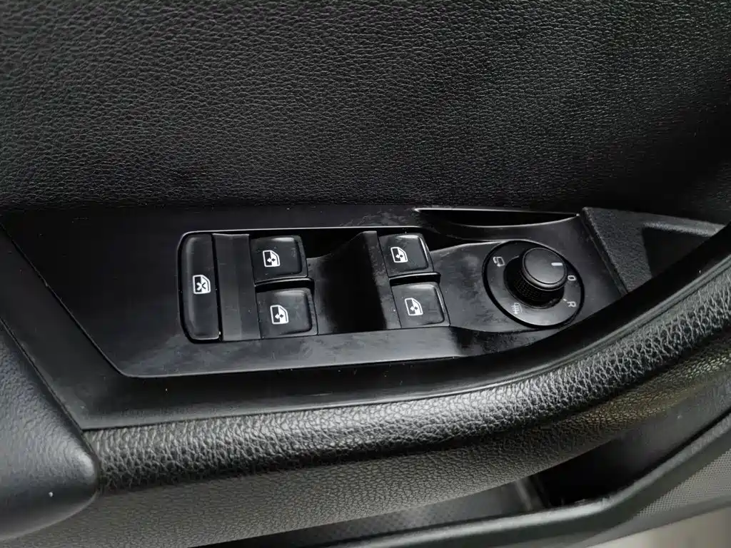 Skoda Superb — фото 9