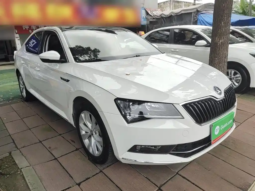 Skoda Superb — фото 3