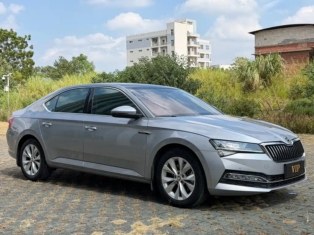 Skoda Superb — фото 3