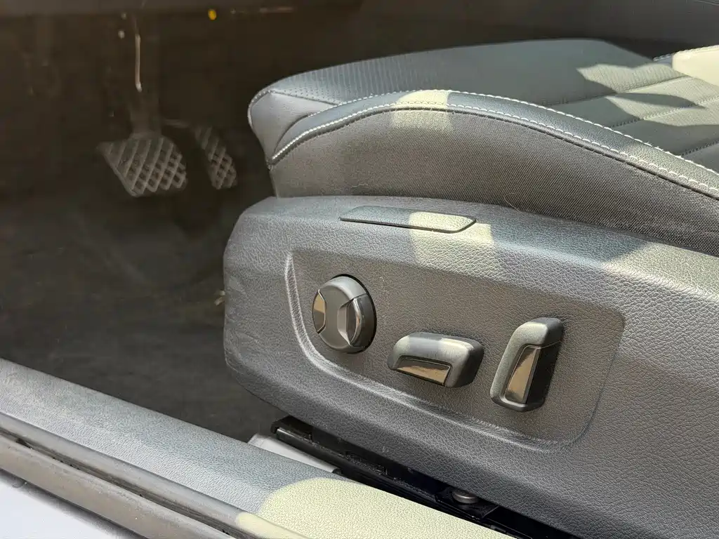 Skoda Superb — фото 21