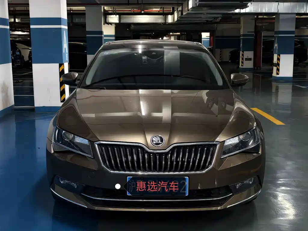 Skoda Superb — фото 2