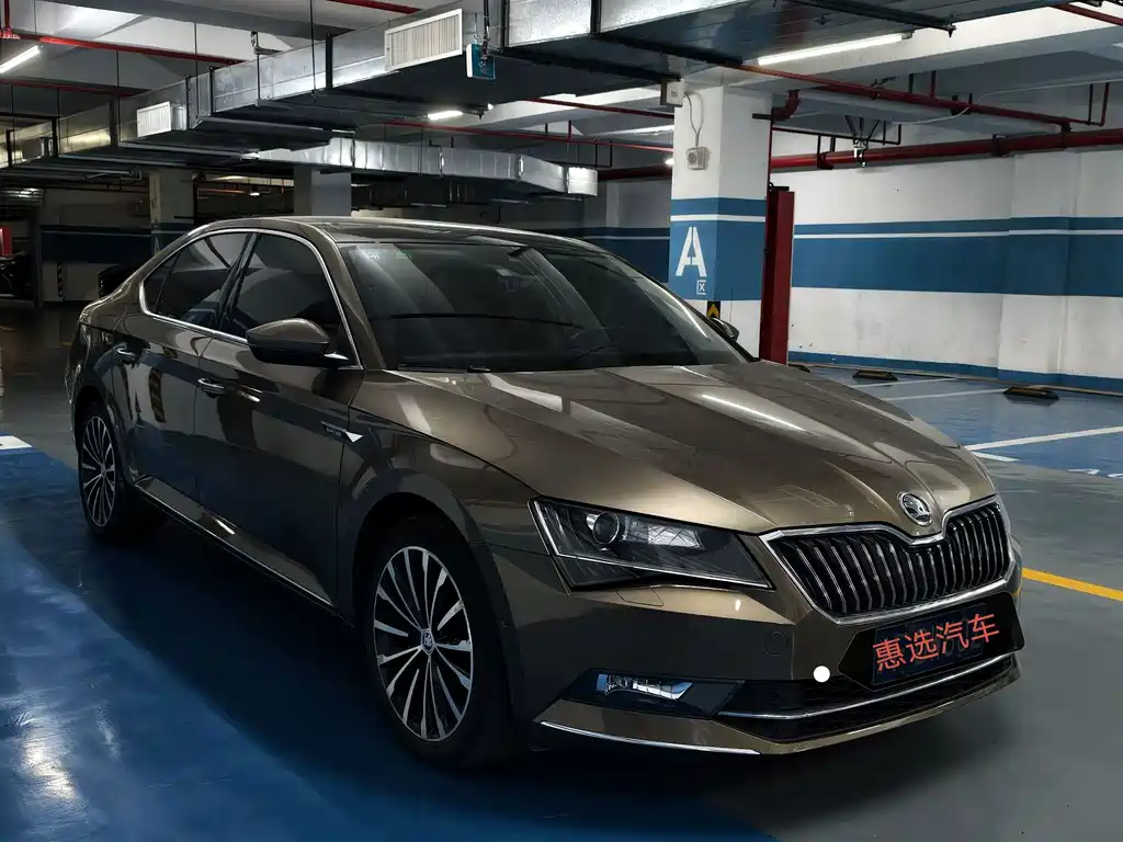 Skoda Superb — фото 3
