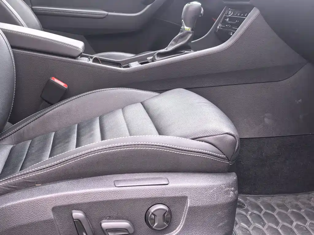 Skoda Superb — фото 11