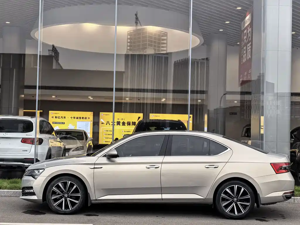 Skoda Superb — фото 3