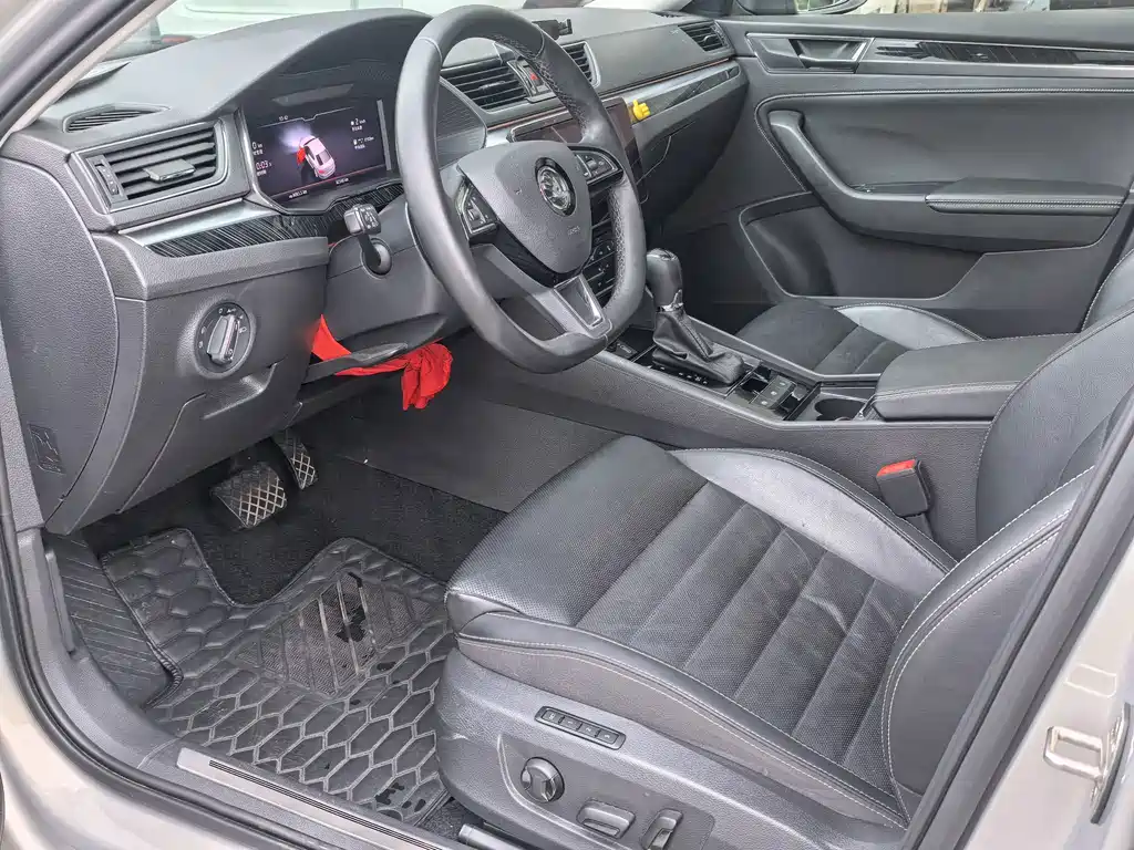 Skoda Superb — фото 7
