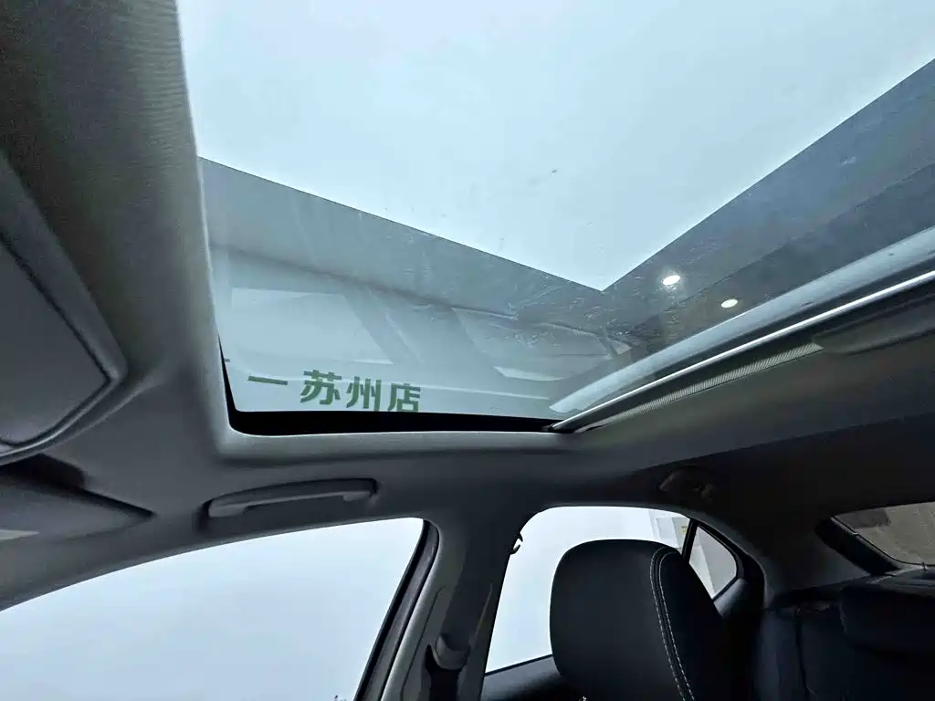 Skoda Superb — фото 17