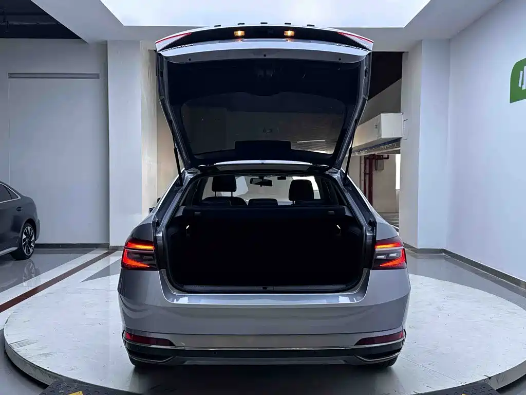 Skoda Superb — фото 22