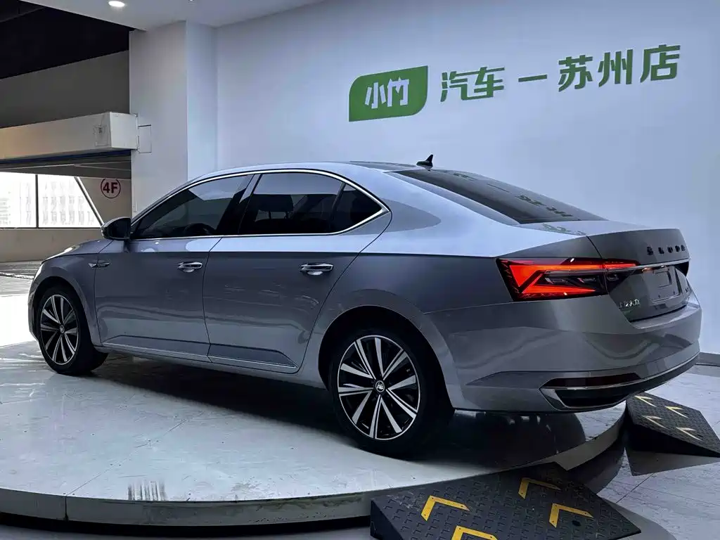 Skoda Superb — фото 4